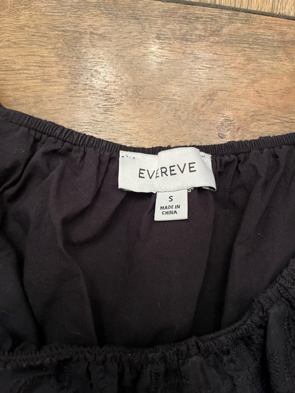 Evereve Black Eyelet Lace-Trim Tank Top size Small - Picture 2 of 5